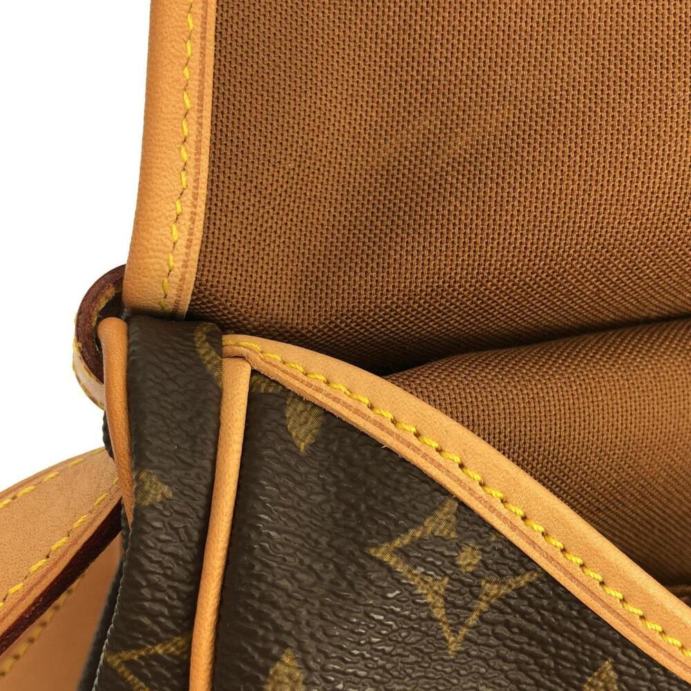 LOUIS VUITTON Brown Monogram Shoulder Bag - Picture 9 of 9
